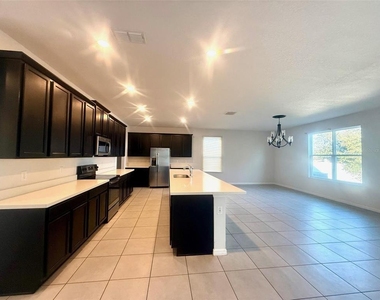 423 Kestrel Drive - Photo Thumbnail 1