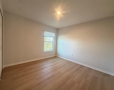 423 Kestrel Drive - Photo Thumbnail 12