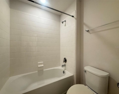 423 Kestrel Drive - Photo Thumbnail 16