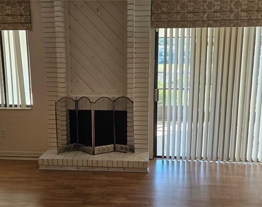 2 Escondido Circle - Photo Thumbnail 2