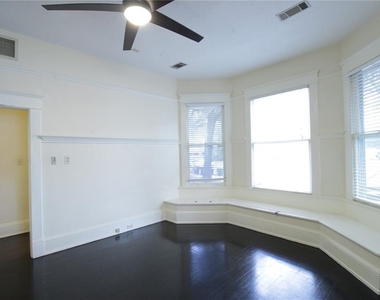 834 E University Avenue - Photo Thumbnail 6
