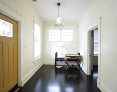 834 E University Avenue - Photo Thumbnail 2