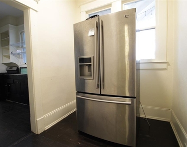 834 E University Avenue - Photo Thumbnail 9