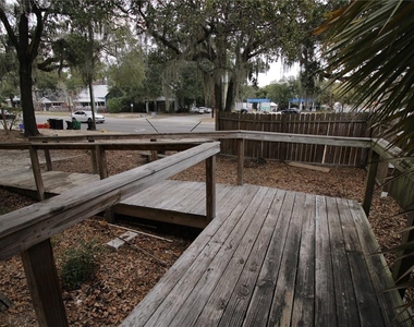 834 E University Avenue - Photo Thumbnail 15