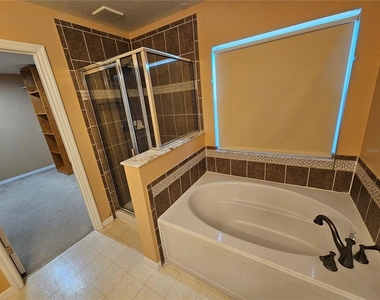 1881 Strathmore Circle - Photo Thumbnail 9