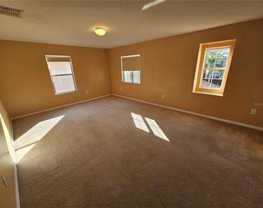 1881 Strathmore Circle - Photo Thumbnail 7