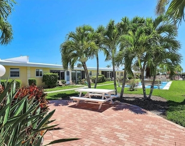 6006 Midnight Pass Road - Photo Thumbnail 39