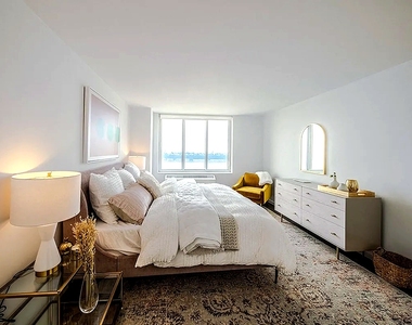 West 42nd Street, New York, NY 10036 - Photo Thumbnail 5
