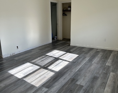 74 Belair Drive - Photo Thumbnail 7