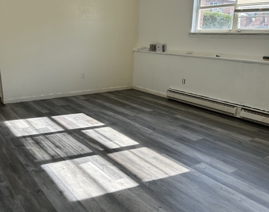 74 Belair Drive - Photo Thumbnail 8