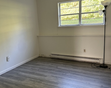 74 Belair Drive - Photo Thumbnail 6