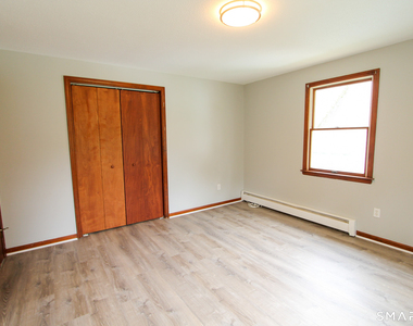 17 Pinehurst Avenue - Photo Thumbnail 6