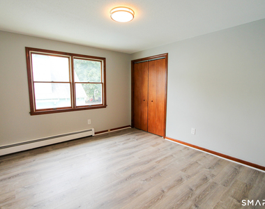 17 Pinehurst Avenue - Photo Thumbnail 8