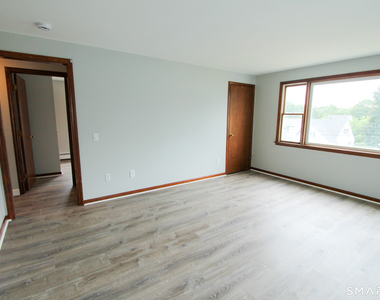 17 Pinehurst Avenue - Photo Thumbnail 13