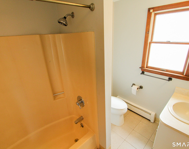 17 Pinehurst Avenue - Photo Thumbnail 18