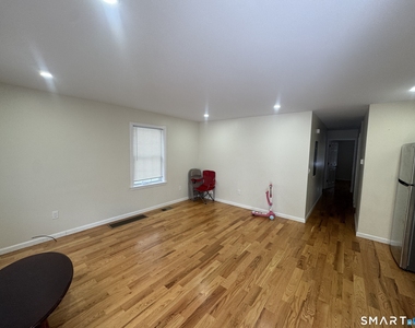 695 Shelton Street - Photo Thumbnail 5
