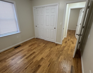 695 Shelton Street - Photo Thumbnail 10