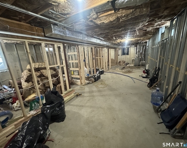 695 Shelton Street - Photo Thumbnail 18