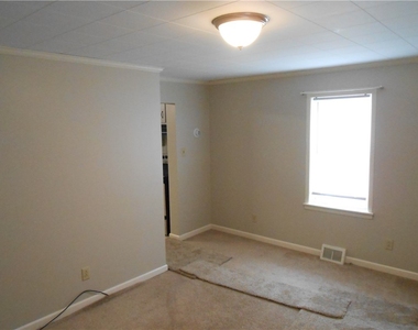 114 Grant St - Photo Thumbnail 8