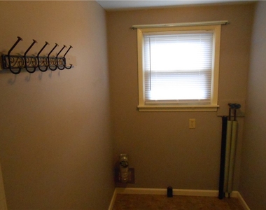 114 Grant St - Photo Thumbnail 15