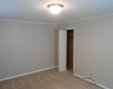 114 Grant St - Photo Thumbnail 9