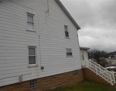 114 Grant St - Photo Thumbnail 3