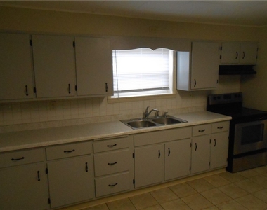 114 Grant St - Photo Thumbnail 10
