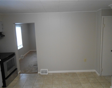 114 Grant St - Photo Thumbnail 11