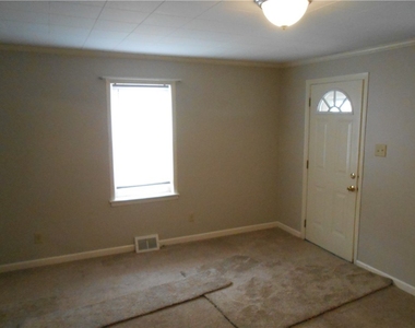 114 Grant St - Photo Thumbnail 7