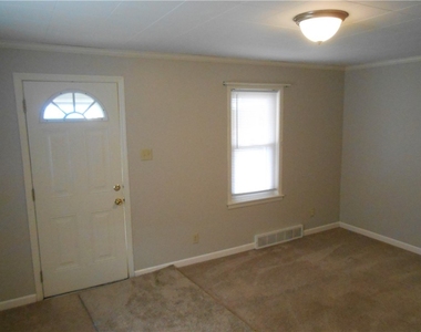 114 Grant St - Photo Thumbnail 6