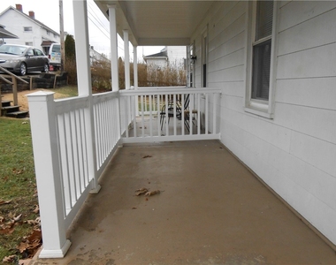 114 Grant St - Photo Thumbnail 2