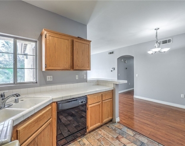 1830 N Buffalo Drive - Photo Thumbnail 11