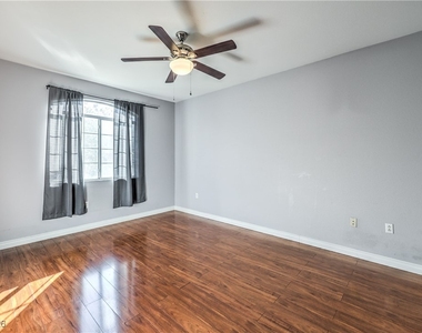 1830 N Buffalo Drive - Photo Thumbnail 13