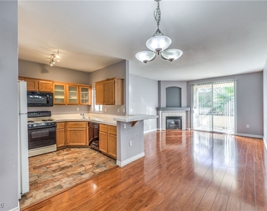 1830 N Buffalo Drive - Photo Thumbnail 8