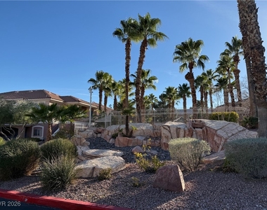 401 Amber Pine Street - Photo Thumbnail 16
