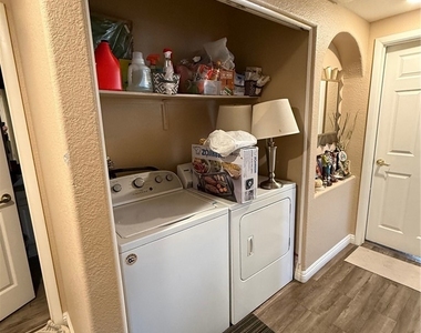 401 Amber Pine Street - Photo Thumbnail 14