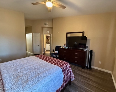 401 Amber Pine Street - Photo Thumbnail 9