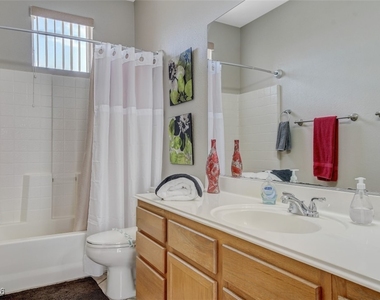 1116 Stoneypeak Avenue - Photo Thumbnail 10
