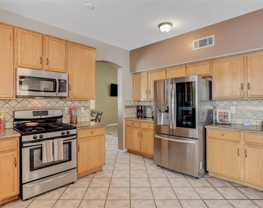 1116 Stoneypeak Avenue - Photo Thumbnail 6