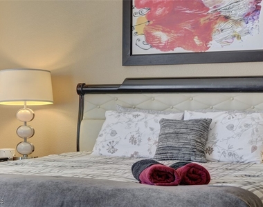 1116 Stoneypeak Avenue - Photo Thumbnail 13