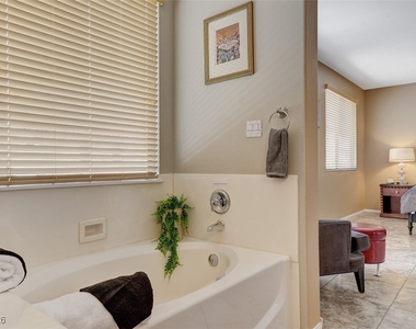 1116 Stoneypeak Avenue - Photo Thumbnail 14