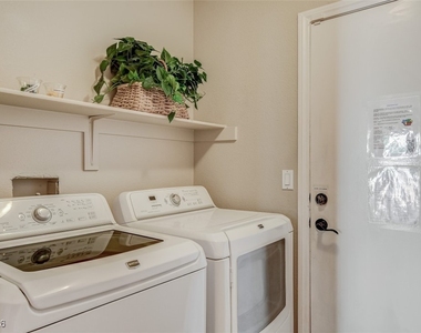 1116 Stoneypeak Avenue - Photo Thumbnail 21