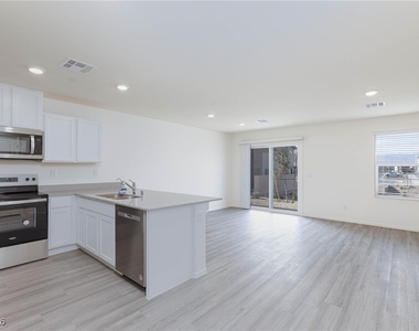 6085 Lily Garden Street - Photo Thumbnail 8