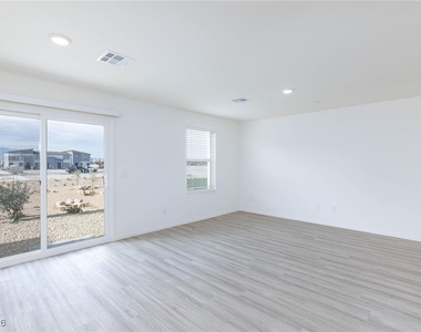 6085 Lily Garden Street - Photo Thumbnail 9