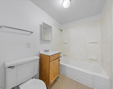 521 S Maryland Parkway - Photo Thumbnail 11