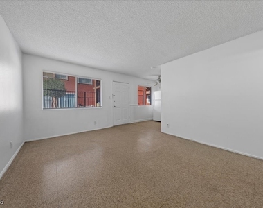 521 S Maryland Parkway - Photo Thumbnail 1