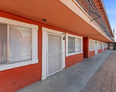 521 S Maryland Parkway - Photo Thumbnail 12
