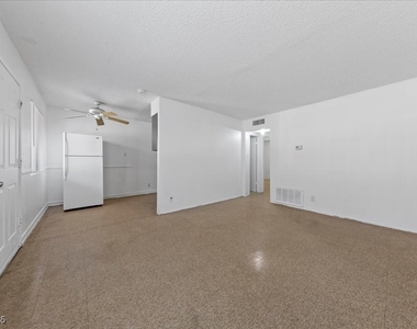 521 S Maryland Parkway - Photo Thumbnail 9