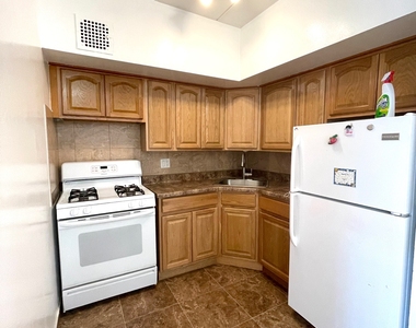 20-72 Steinway Street - Photo Thumbnail 2