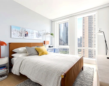 West 38th Street, New York, NY 10018 - Photo Thumbnail 2